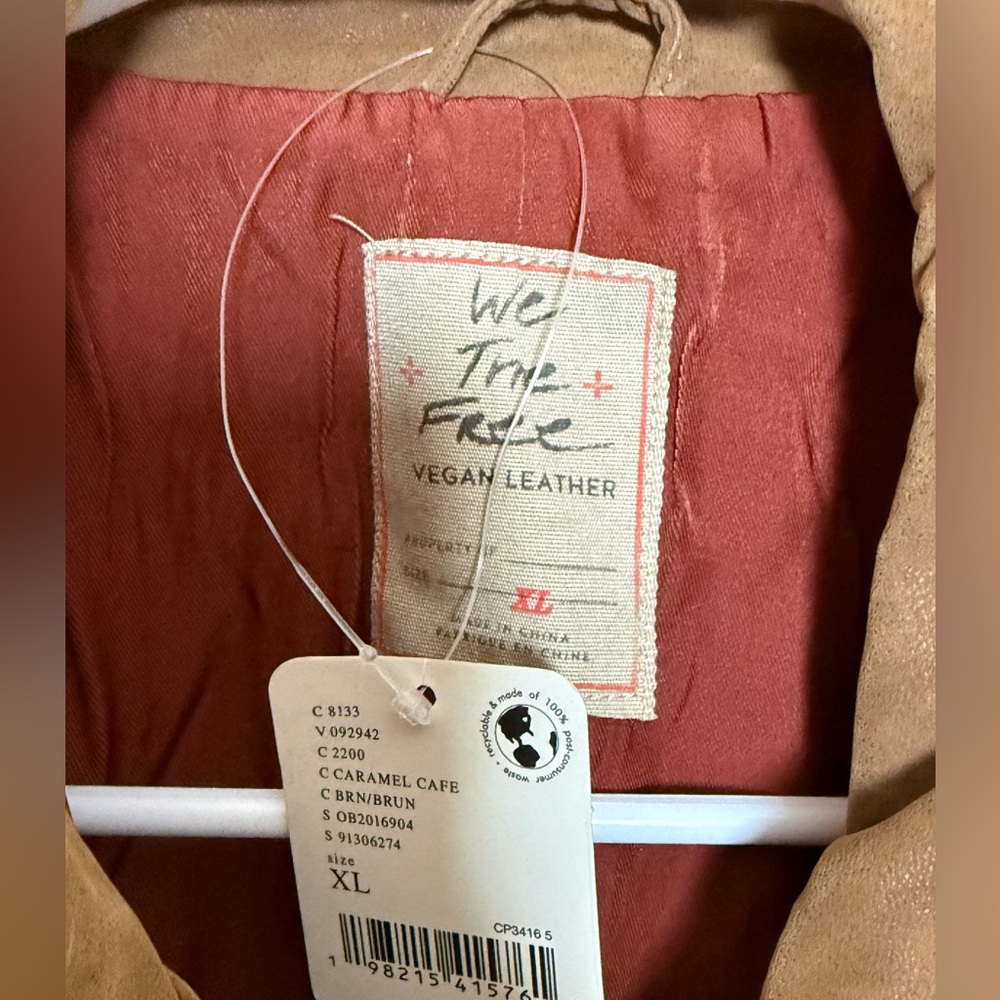 We The Free Blair Vegan
Suede Jacket size XL - Picture 7 of 7